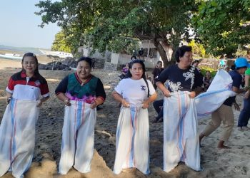 Lari Karung Dan Tarik Tambang Di Pengucapan Syukur GMIM Bukit Sion Pangalingan