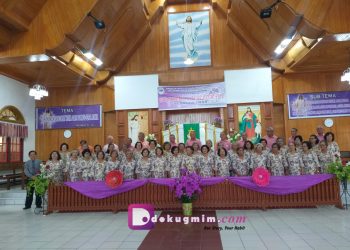 Hari Persatuan Lansia Wilayah Kawangkoan II, GMIM Haleluya Kayuuwi Juara Lomba Paduan suara