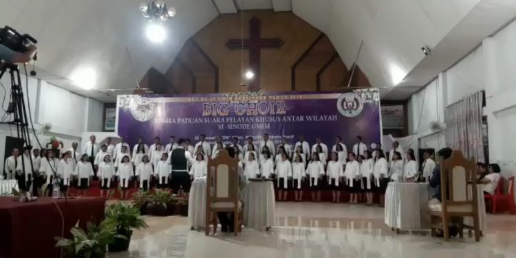 Pelsus Wilayah Tomohon I Juara Paduan Suara Pelsus Kategori Big Choir. Lihat Hasil Selengkapnya!