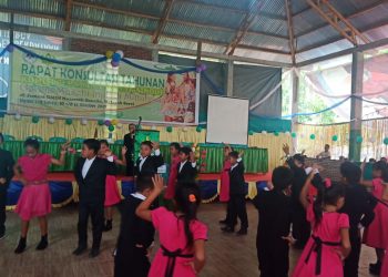 Tarian Masamper Dan Empat Wayer Anak Sekolah Minggu Nazareth Sonsilo Wilayah Serei Memukau