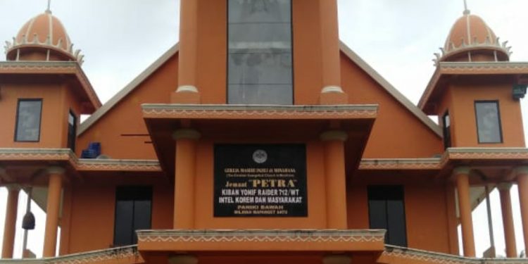 GMIM PETRA Kiban Yonif Raider 712, Gerejanya Para Tentara