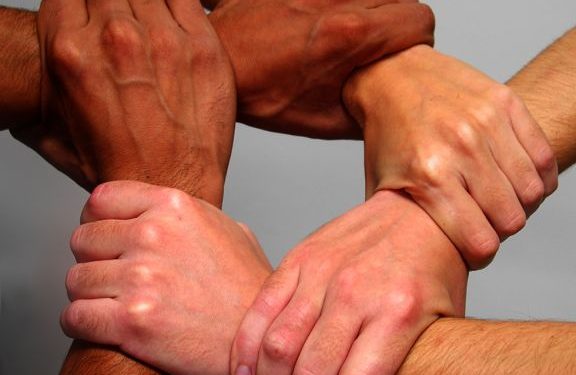 SAPAAN SESAMA WARGA BANGSA MEMPERKOKOH KEYAKINAN , PERSATUAN DAN KESATUAN. Refleksi Yohanes 20:11-18
