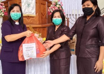 GMIM Solagratia Girian Weru Bagikan Diakonia Untuk 251 Keluarga