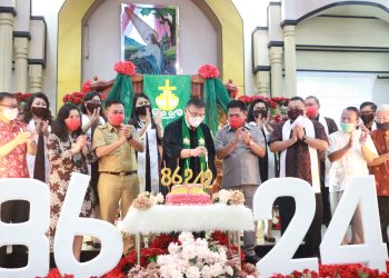 GMIM Imanuel Maumbi Rayakan HUT Ke-242