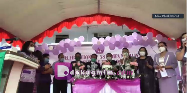 HAYATI PERAYAAN DIES NATALIS FAKULTAS TEOLOGI UKIT KE-58, ARINA: KNOWLEDGE WITHOUT OBEDIENCE, NO VALUE AT ALL!