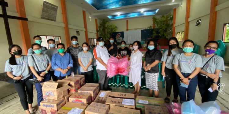 GMIM Imanuel Maumbi Salurkan Bantuan Untuk Korban Bencana di Manado