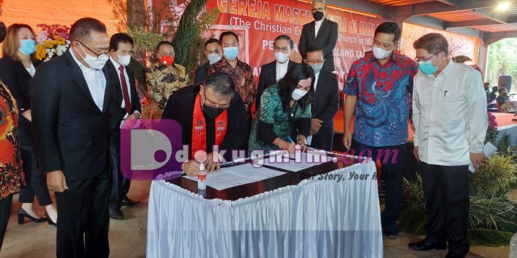 Rayakan HUT PI Dan Pendidikan Kristen GMIM Ke-190 Tahun, GMIM – IAKN Teken MoU