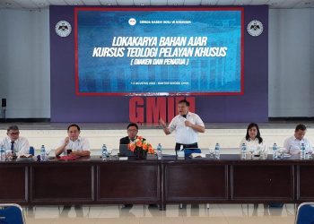 GMIM Gelar Lokakarya Kursus Teologi Untuk Penatua dan Diaken