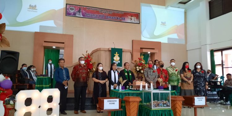 Peletakan Batu Pertama Di HUT Ke-88 Jemaat Nazareth Buloh