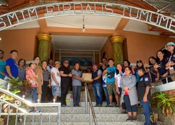 Jemaat Kinamang Kiawa Beri Bantuan Untuk Korban Bencana
