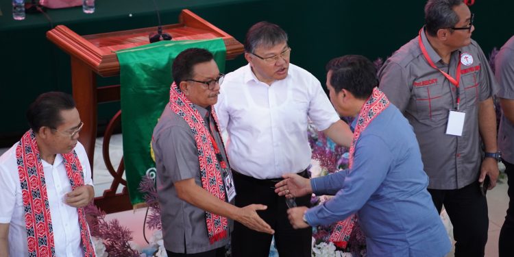 Pembukaan Konsultasi P/KB GMIM, Arina dan Kandouw Ingatkan Pengampunan dan Kesederhanaan