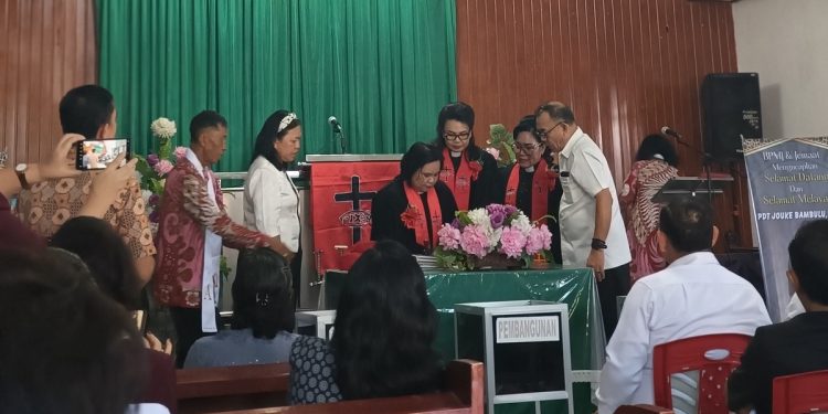 Pelantikan Dan Serah Terima Pelayanan Ketua BPMJ GMIM Sion Koha Wilayah Mandolang Satu